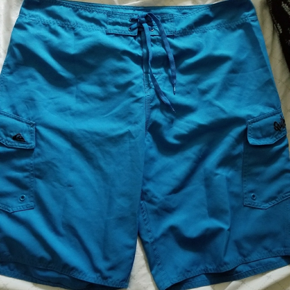 Quiksilver Board Shorts Size 38 ‍♂️